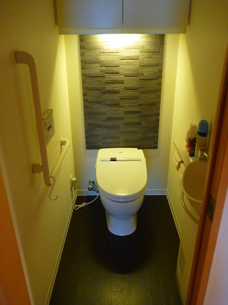 横浜市磯子区のエコカラットでトイレリフォーム