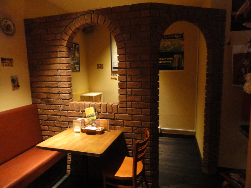 横浜のスペイン料理店の間仕切り工事