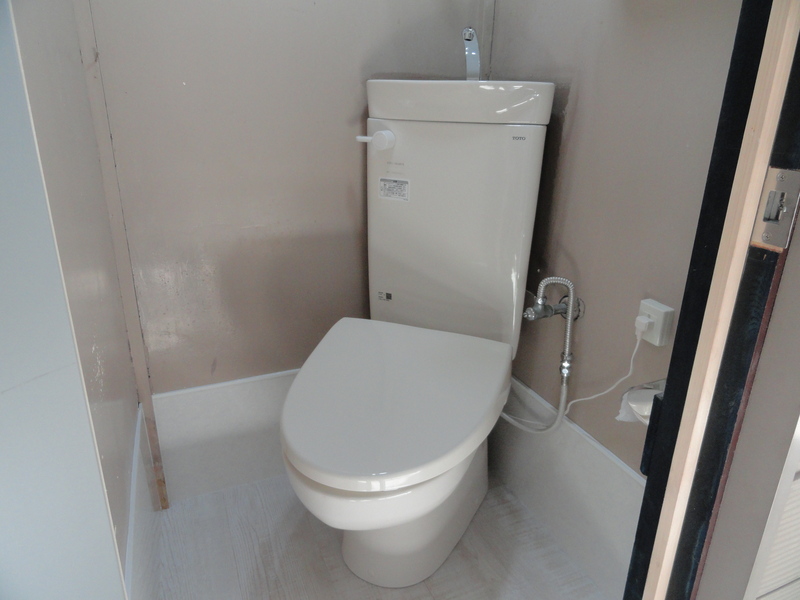 横浜市金沢区：三尺間の狭い和式トイレでも大丈夫　かがむストレスがない洋式トイレに